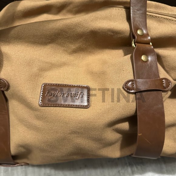 SOLD - RARE FOLKLORE TAYLOR SWIFT leaving out the side door duffle bag - Picture 3 of 7